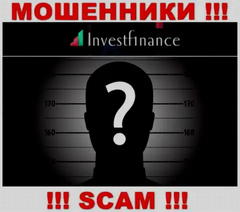Перейдя на веб-портал мошенников InvestF1nance мы обнаружили полное отсутствие информации о их руководстве
